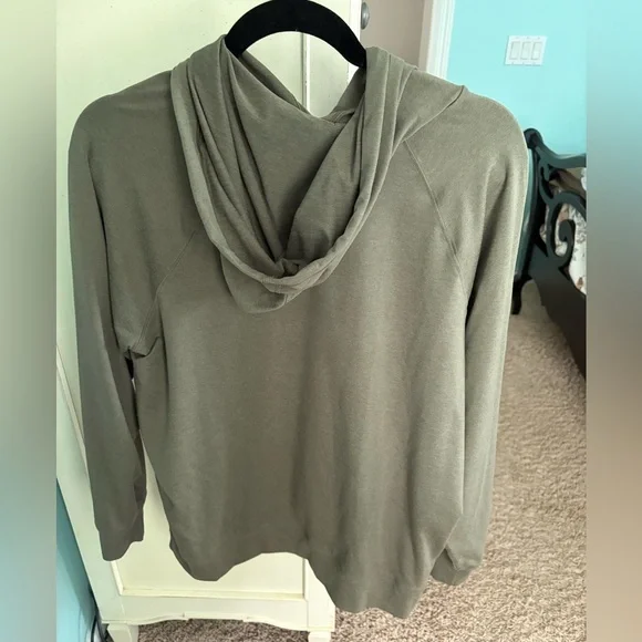 Vuori Olive Green Hoodie - Picture 3 of 4